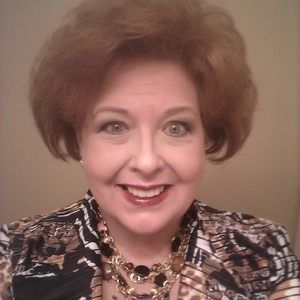 Meet your Posher, Lacey